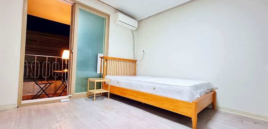 Close to Sinchon, Hongdae Station Cozy Studio Short term also Available!